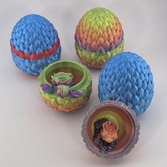 Small Dragon Scale Egg with baby rose Turtle and baby rose Frog